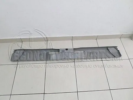 ΠΟΔΙΑ ΠΙΣΩ ΚΑΡΟΤΣΑΣ