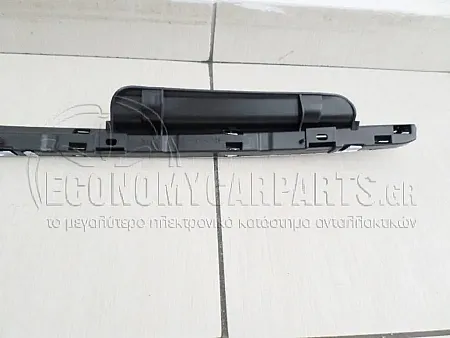 ΧΡΩΜΙΟ ΜΑΣΚΑΣ ΑΝΩ (ΣΤΟ ΚΑΠΩ)